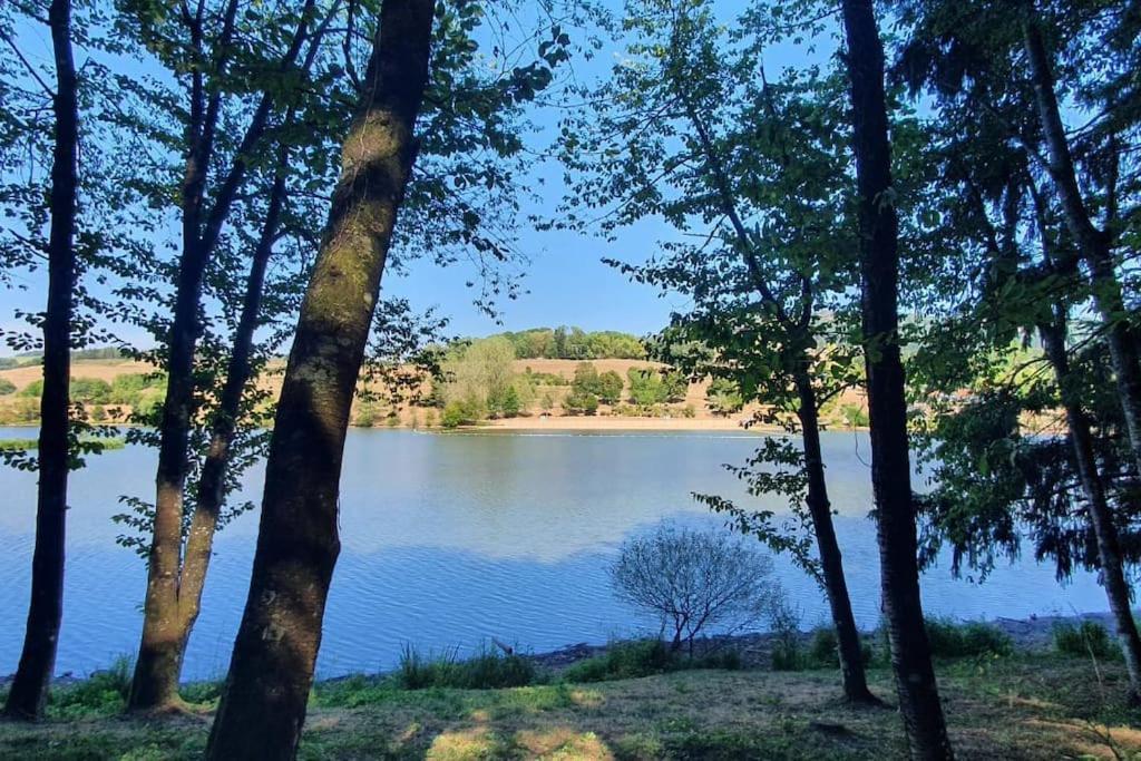 Joli Gite Rural Dans Un Havre De Paix Saint-Bonnet-le-Troncy Kültér fotó