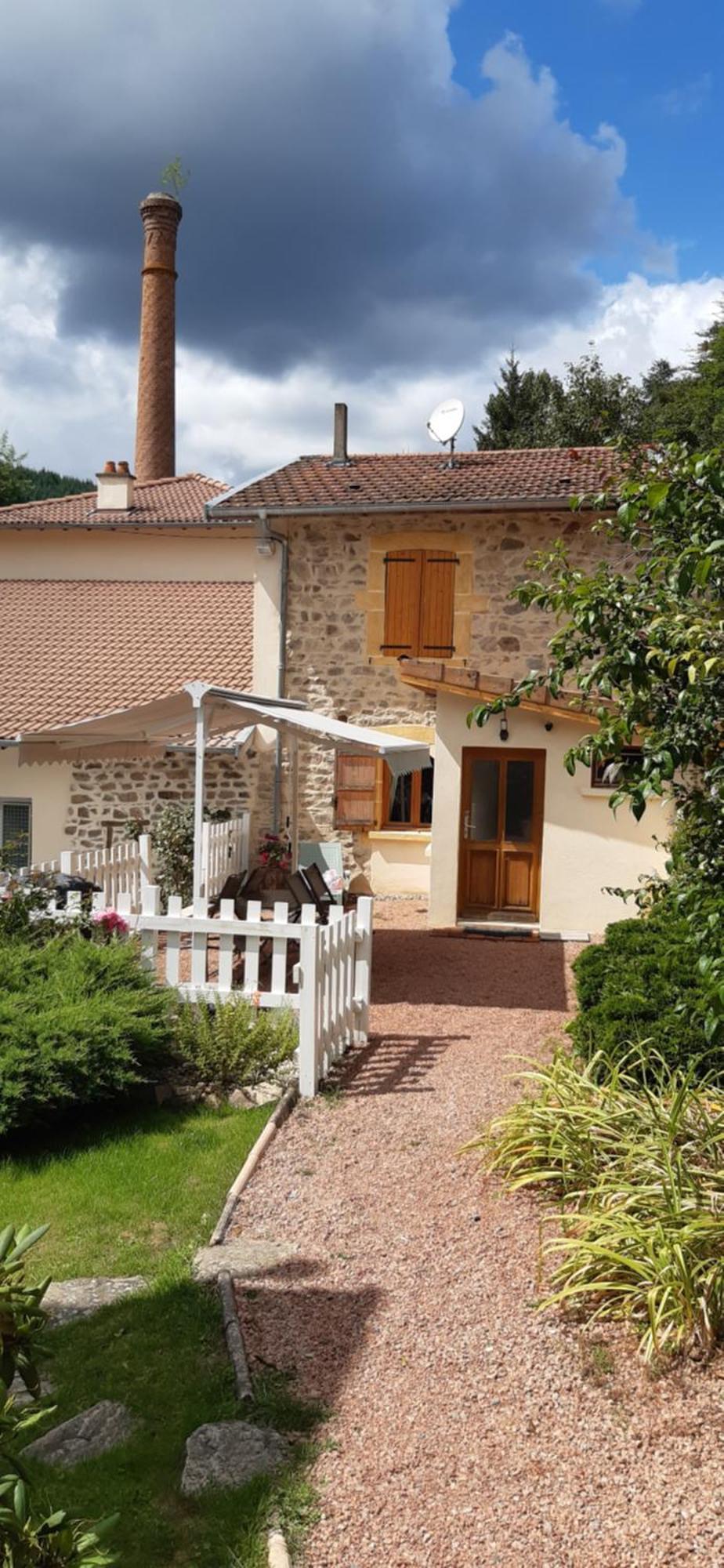 Joli Gite Rural Dans Un Havre De Paix Saint-Bonnet-le-Troncy Kültér fotó